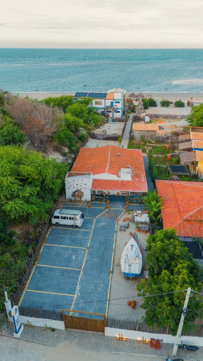 Vista aérea da Barraca Azul junto à praia